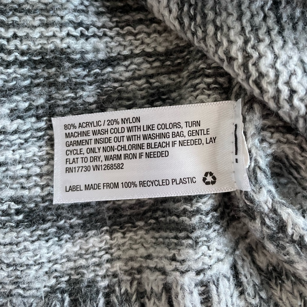 Universal Thread Grey/Cream Color Block Sweater - image 5